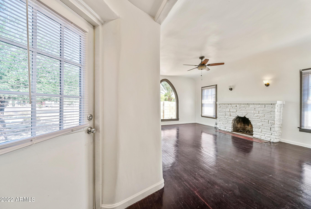 3949 E Earll Drive - Photo 2