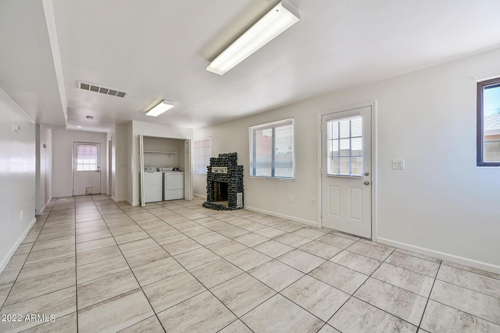 3949 E Earll Drive - Photo 14