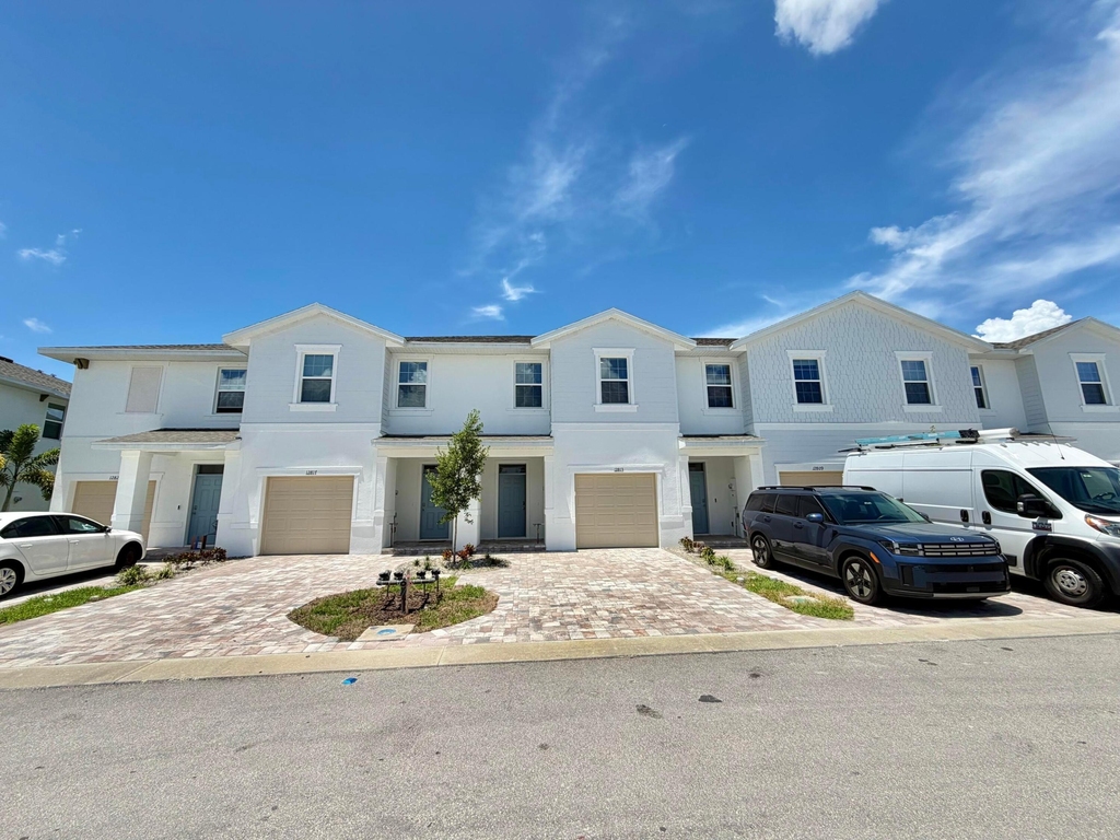12813 Sw Forli Way - Photo 1