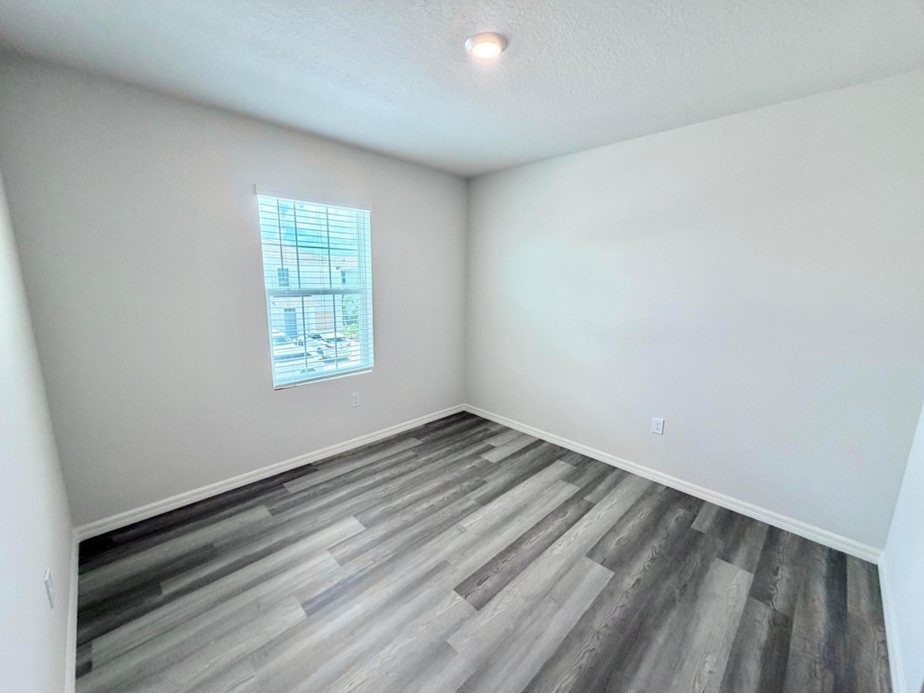 12813 Sw Forli Way - Photo 20
