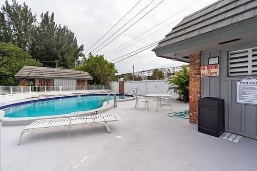 415 Pine Tree Court - Photo 18