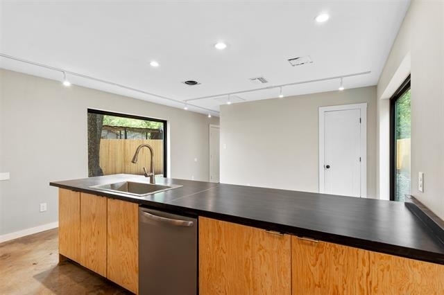 957 Woods Avenue - Photo 5