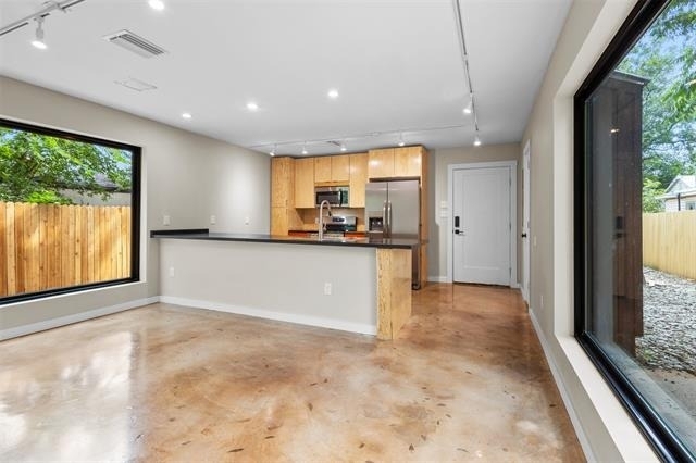 957 Woods Avenue - Photo 2