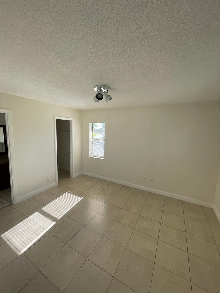 6844 Palmetto Circle S - Photo 7