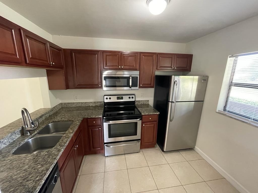 6844 Palmetto Circle S - Photo 4
