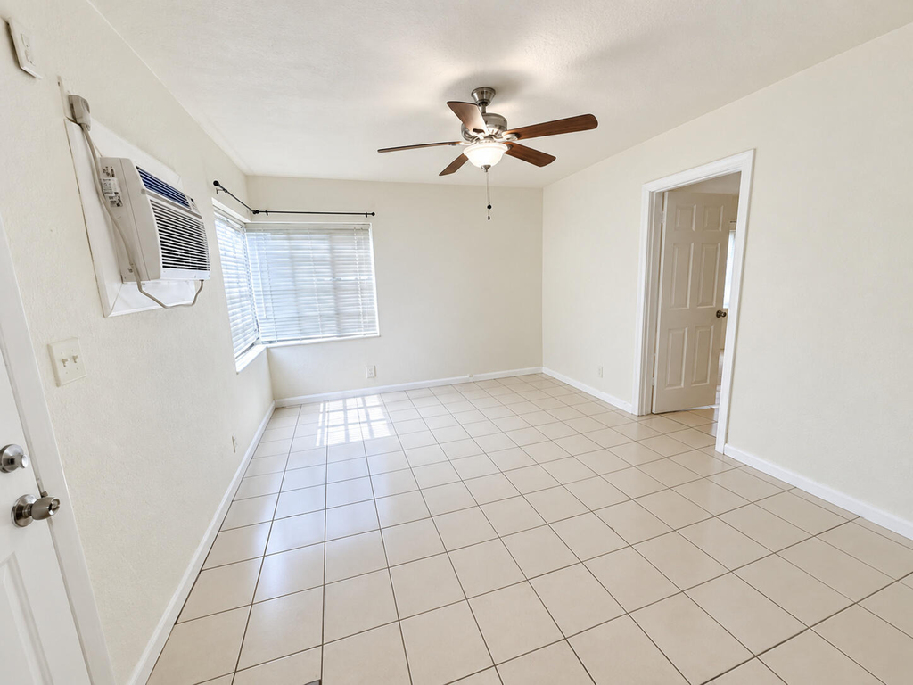 1705 Moffett Street - Photo 3