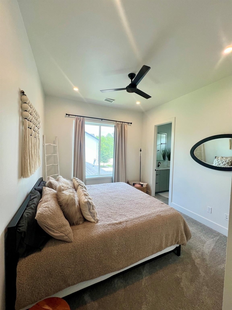 2407 Crossman Avenue - Photo 22