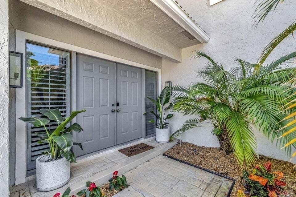 11839 Pebblewood Drive - Photo 1
