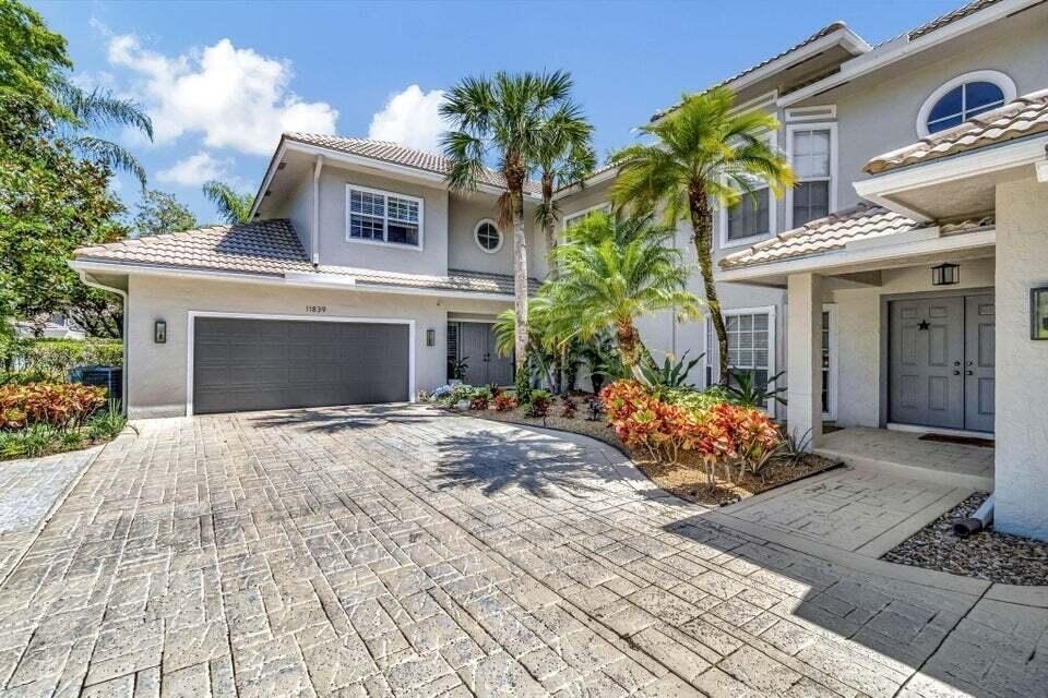 11839 Pebblewood Drive - Photo 3