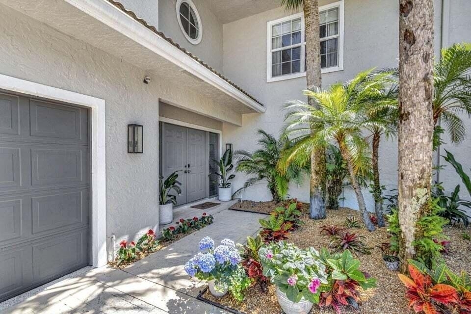 11839 Pebblewood Drive - Photo 0