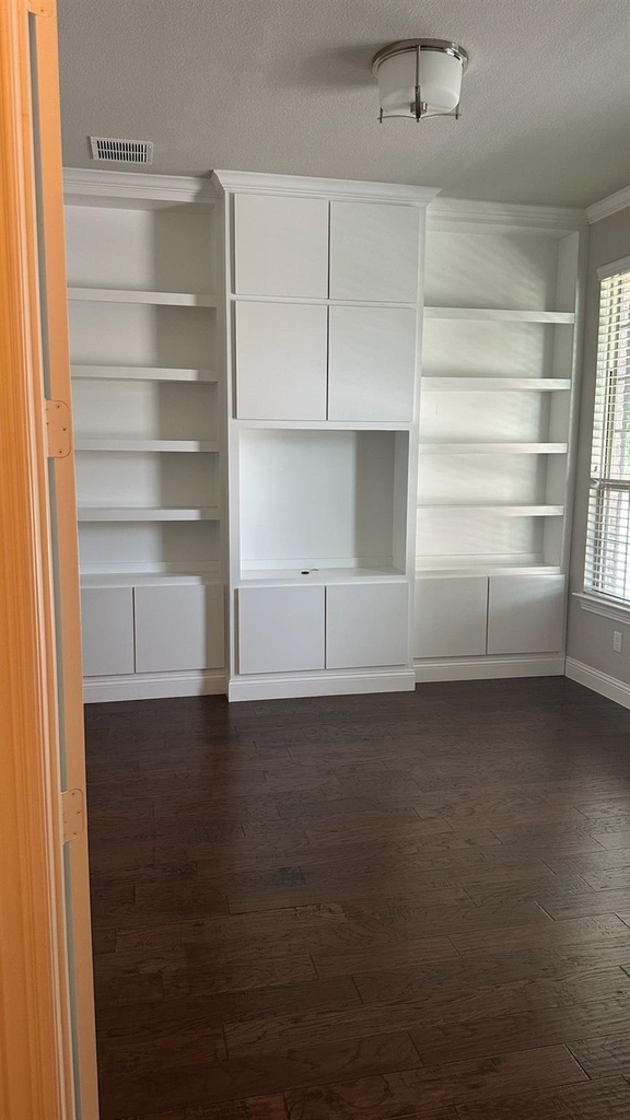 8533 Pine Valley Drive - Photo 4
