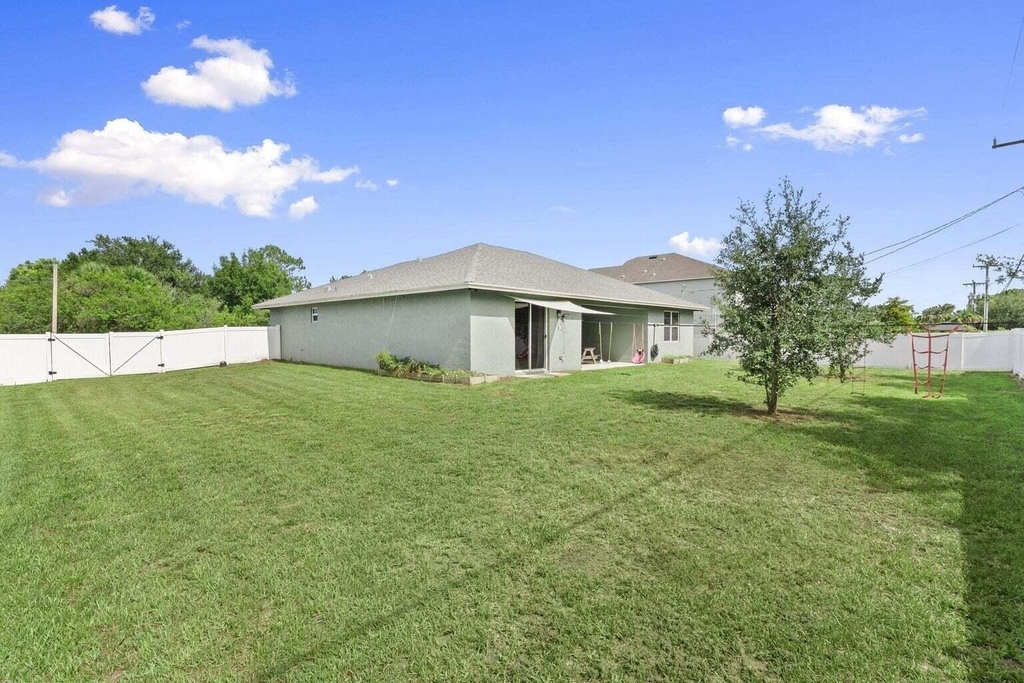601 Sw S Quick Circle - Photo 2