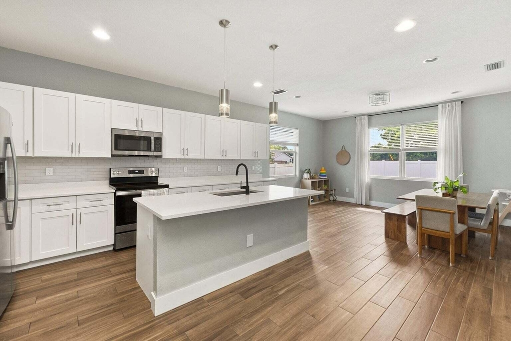 601 Sw S Quick Circle - Photo 6