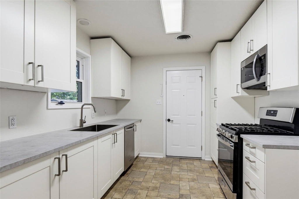 4205 Keeter Drive - Photo 11