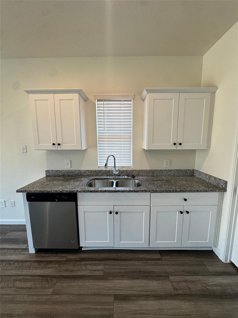 1720 Escondido Drive - Photo 4