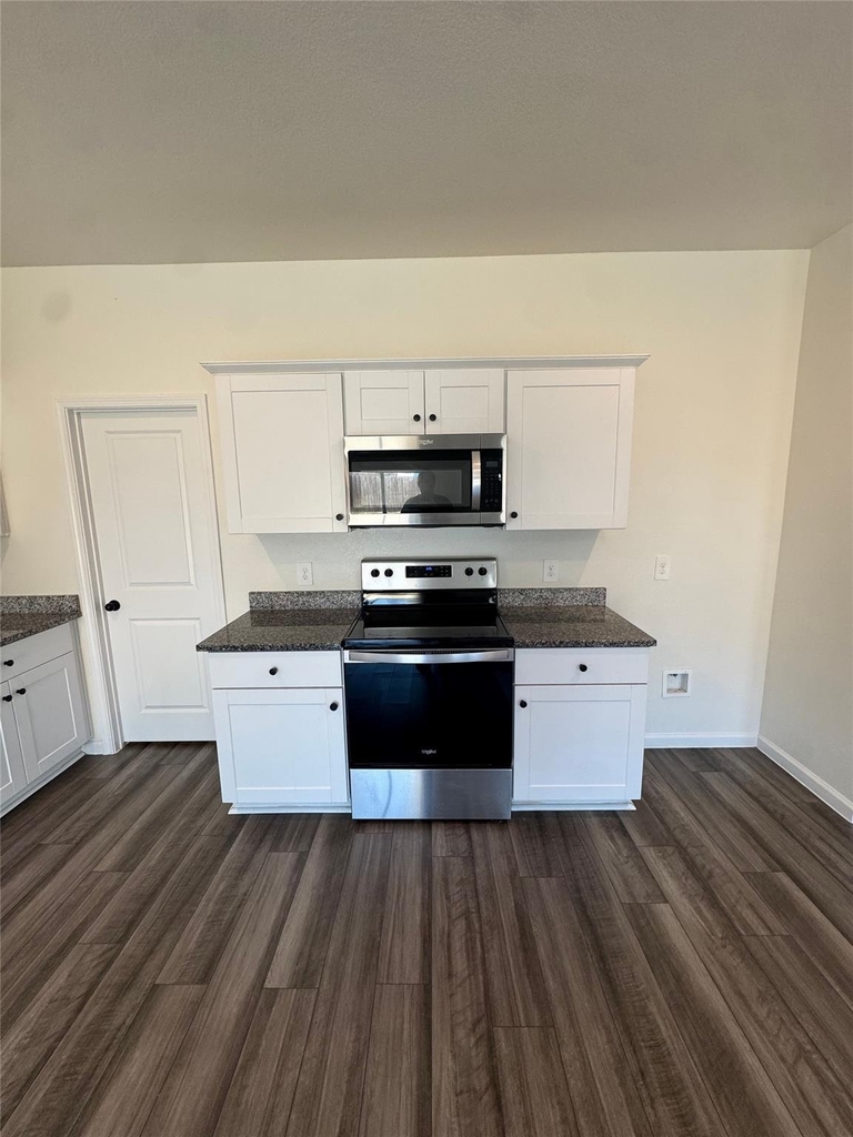 1720 Escondido Drive - Photo 3