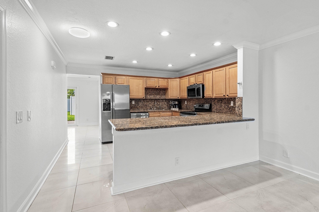 231 Sw 6th Street - Photo 10