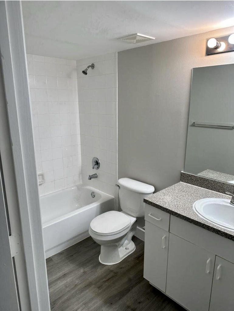 5021 N Wiles Road - Photo 6