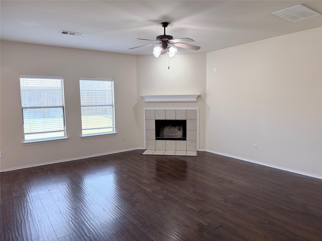3200 Nandina Street - Photo 2