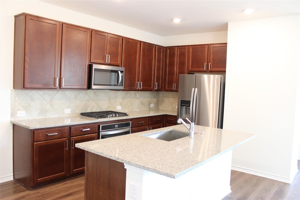 1012 West Drive - Photo 6