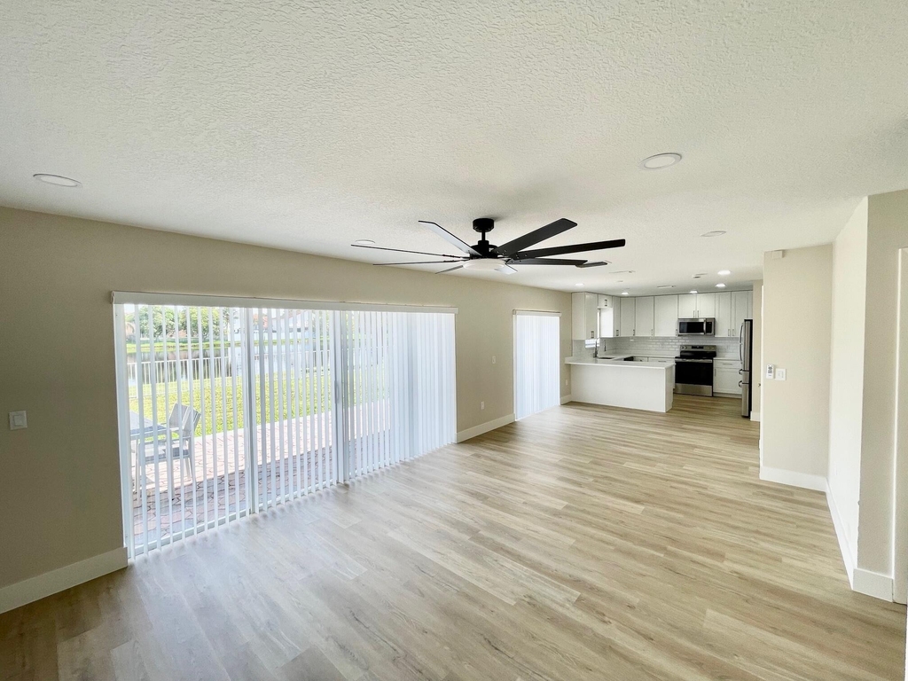 12149 Nw 34th Street - Photo 7