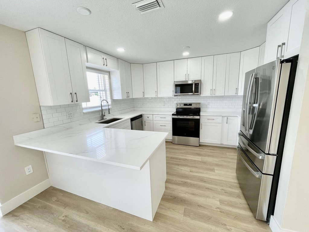 12149 Nw 34th Street - Photo 5