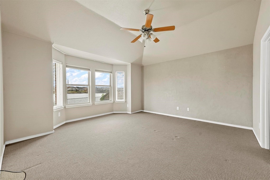 5533 Grenada Drive - Photo 4