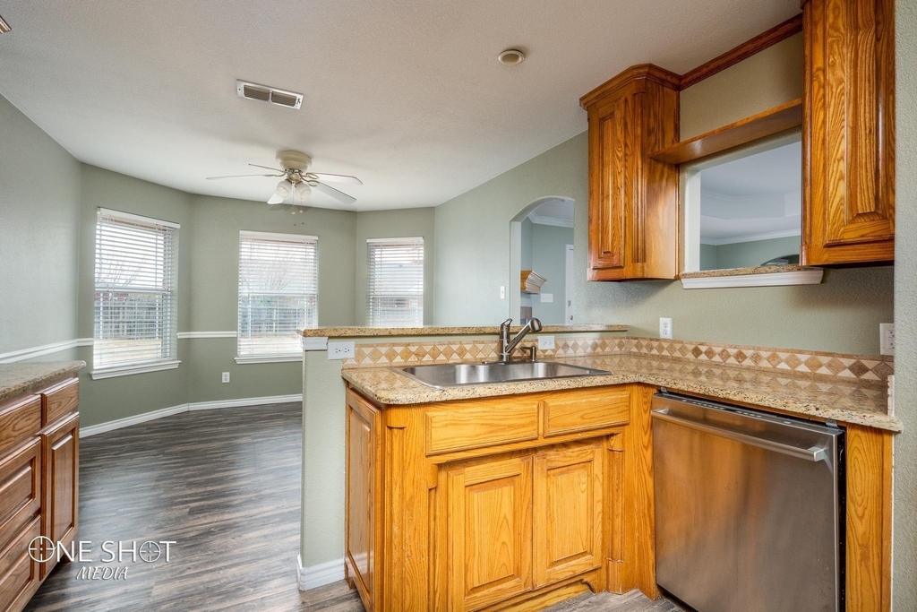 210 Ruger Street - Photo 12