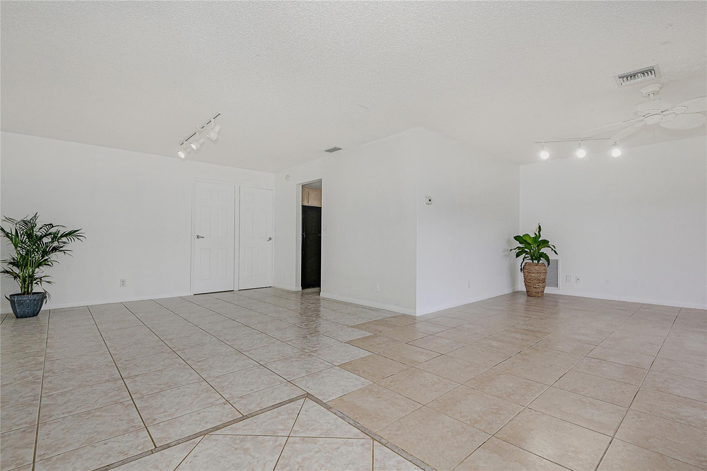 2831 Nw 51st Terrace - Photo 4