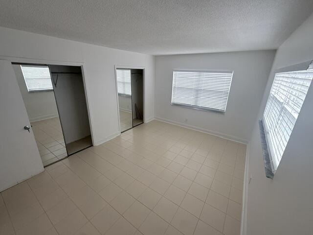 2555 Ne 11th Street - Photo 13