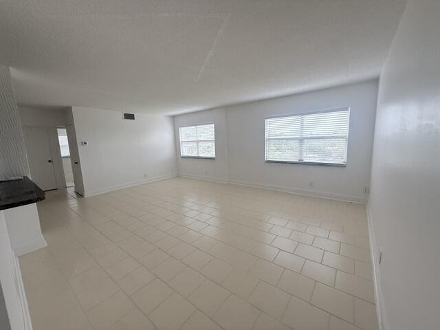 2555 Ne 11th Street - Photo 3
