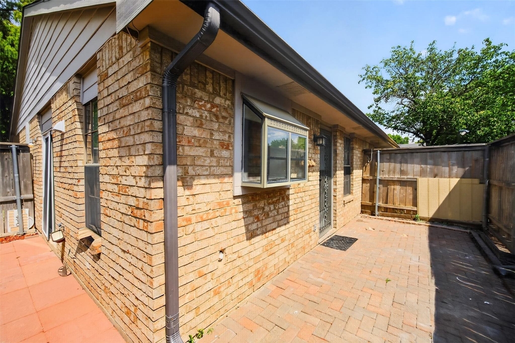 2111 E Beltline Road - Photo 26