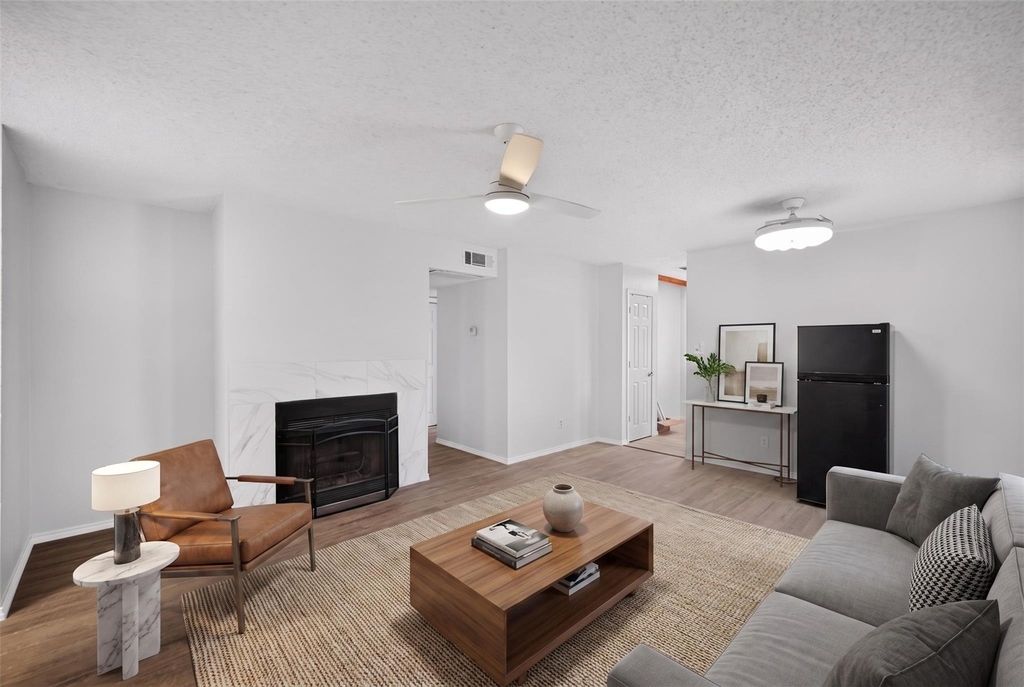 2111 E Beltline Road - Photo 4
