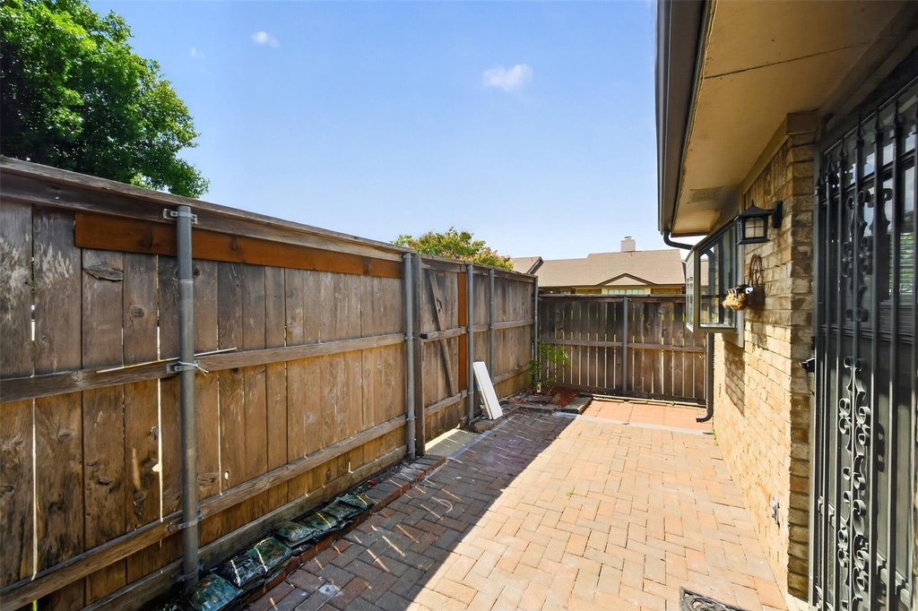 2111 E Beltline Road - Photo 27