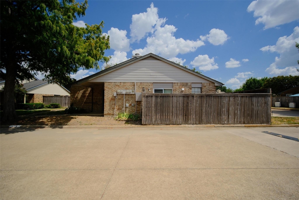 2111 E Beltline Road - Photo 30