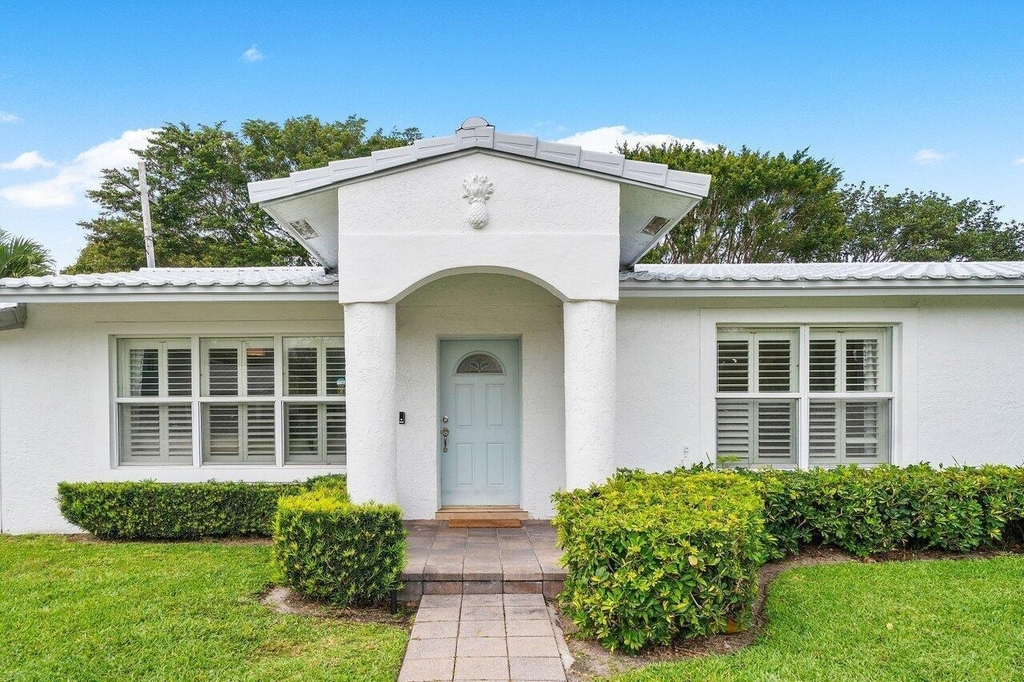 125 Gregory Place - Photo 0