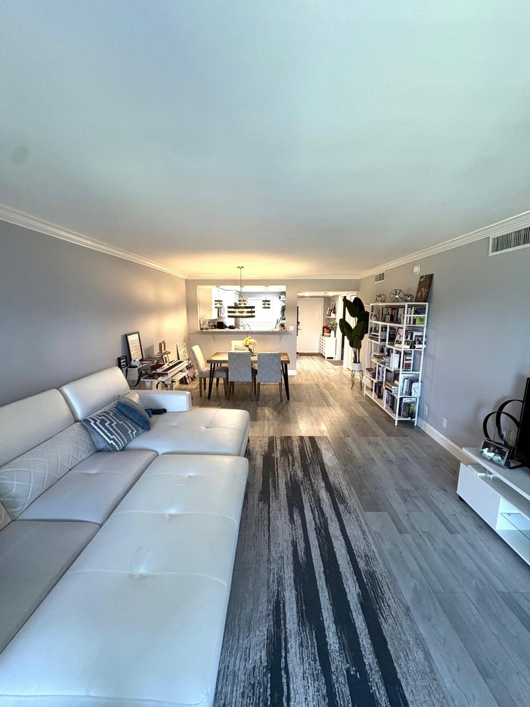 605 Oaks Drive - Photo 4