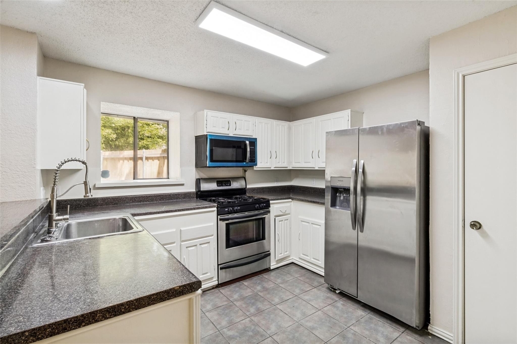 4710 Fallon Place - Photo 7