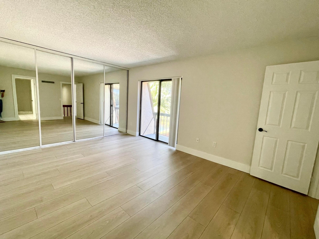 825 Center Street - Photo 18
