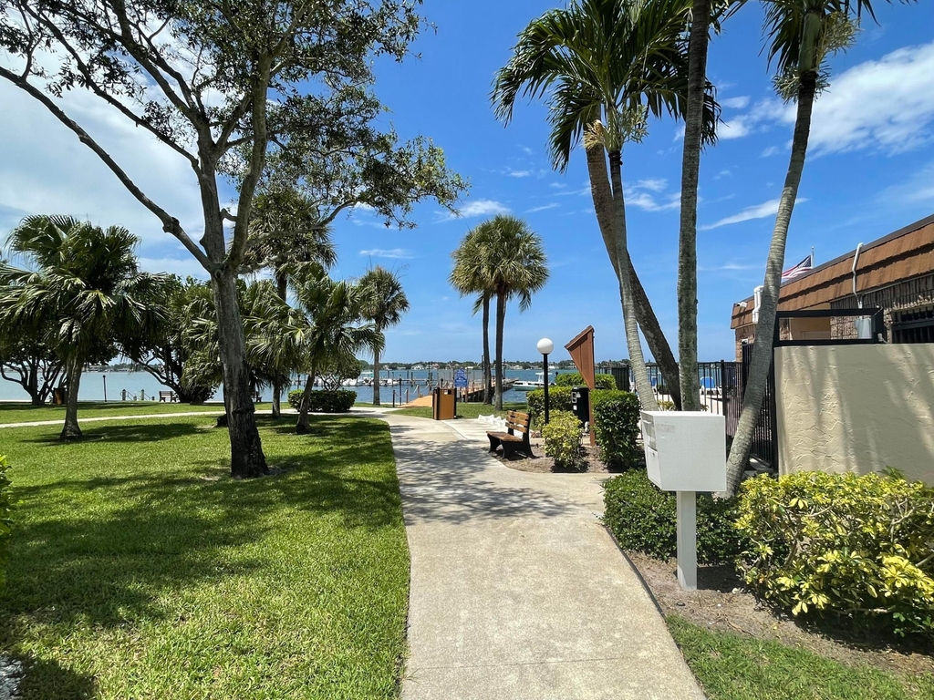 825 Center Street - Photo 27
