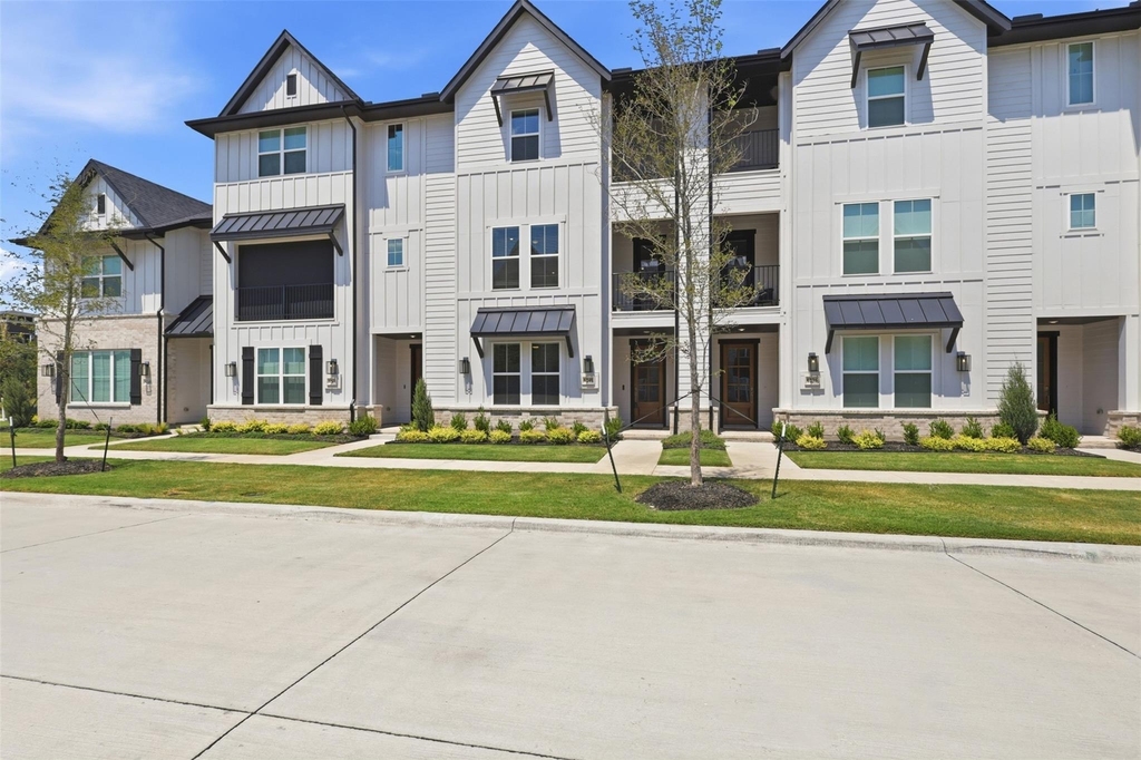 6240 Fortuna Lane - Photo 1