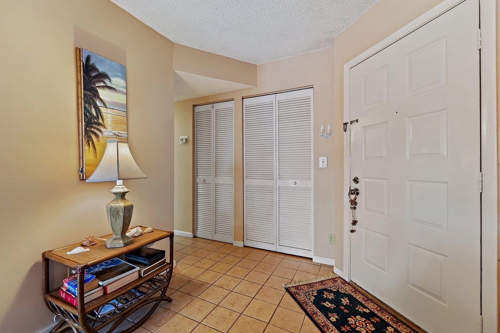 1605 S Us Highway 1 - Photo 2