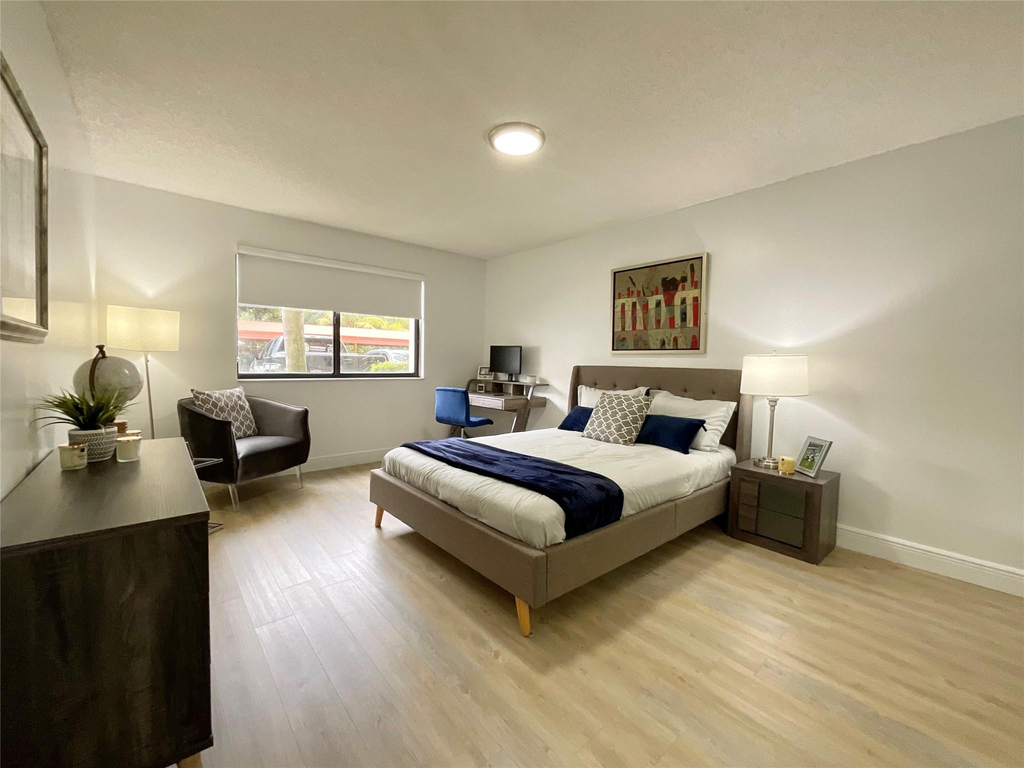 9517 Fontainebleau Boulevard - Photo 5