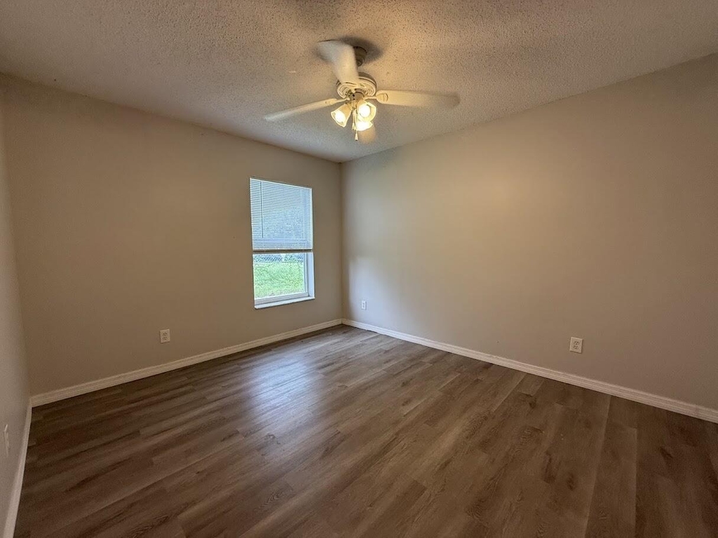 548 Sw Undallo Road - Photo 8