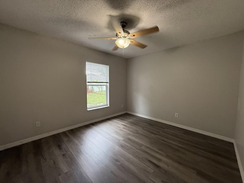548 Sw Undallo Road - Photo 11