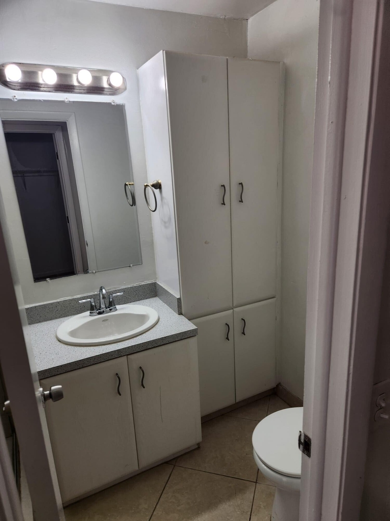 834 Nw 82nd Avenue - Photo 5