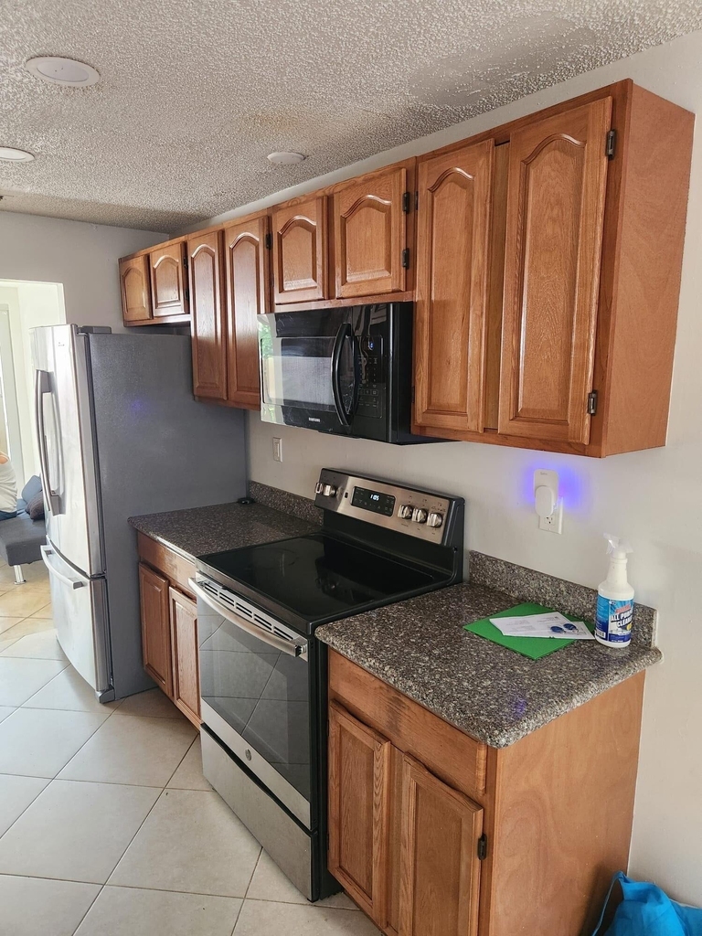 834 Nw 82nd Avenue - Photo 1
