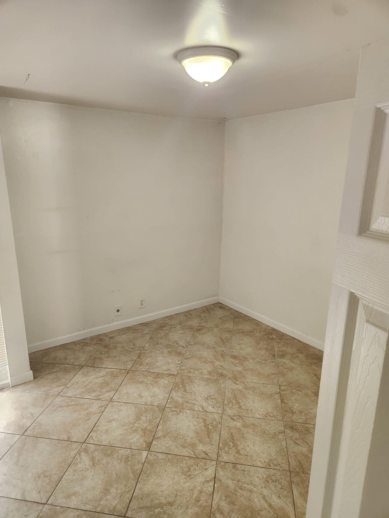 834 Nw 82nd Avenue - Photo 6
