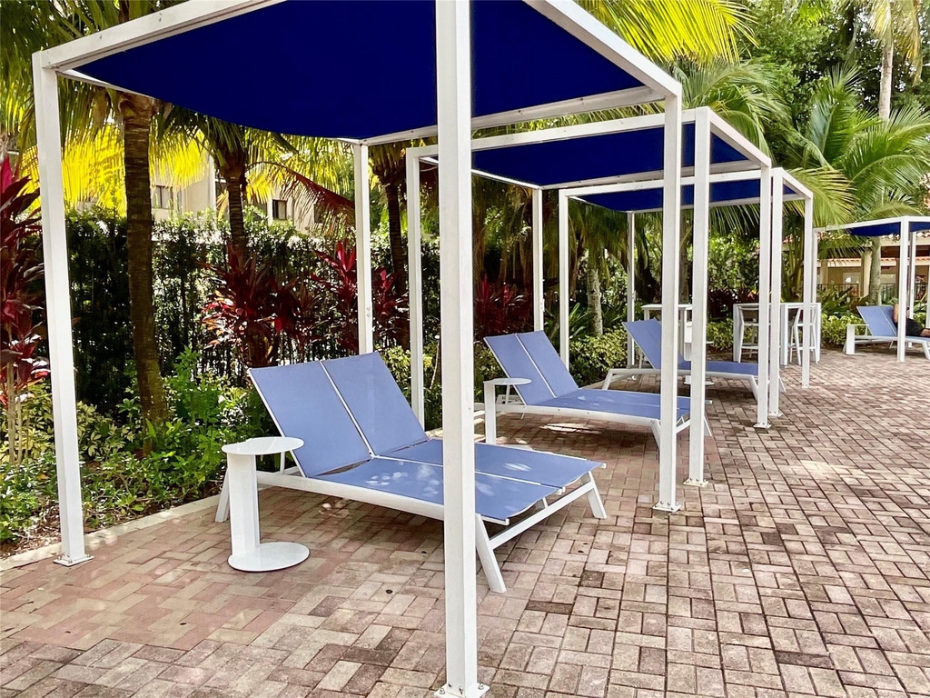 9517 Fontainebleau Boulevard - Photo 10