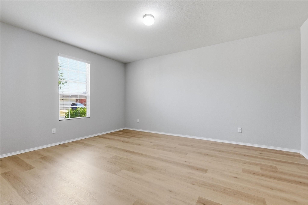 3116 Layla Creek Drive - Photo 4